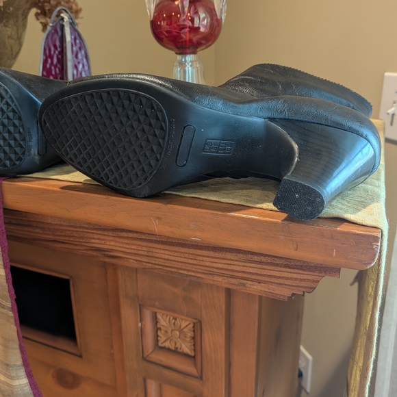 AEROSOLES Black Peep-Toe Ankle Booties - Picture 3 of 7